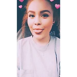 Meet your Posher, Alexia